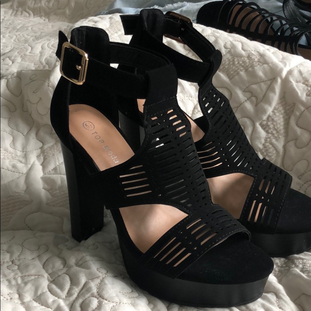Black chunk Heels